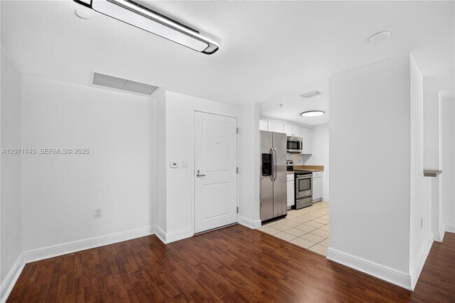 Building Photo - 1250 S Miami Ave