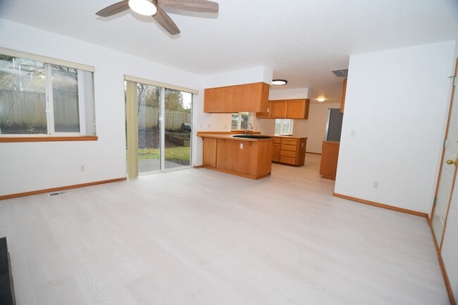 Building Photo - 4534 SW Pasadena St