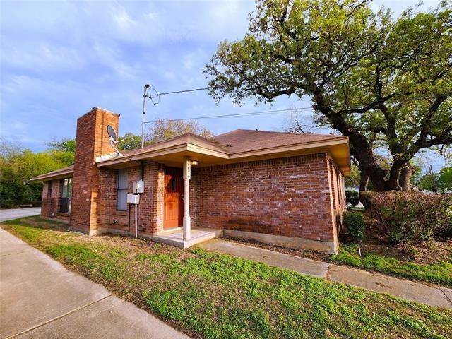 Primary Photo - 2202 Bolivar St