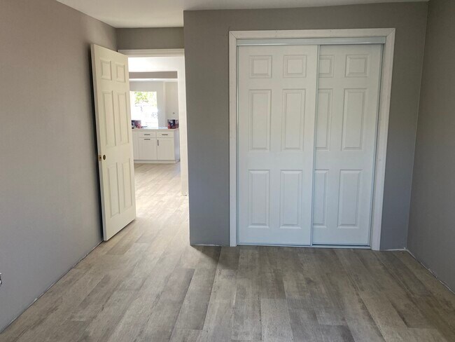 Remodeling phase indoor - 1168 E Collins St