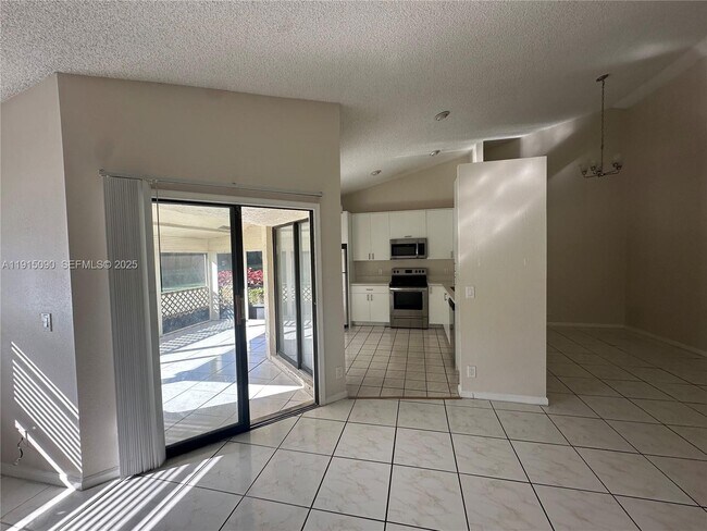 Building Photo - 9336 Ketay Cir