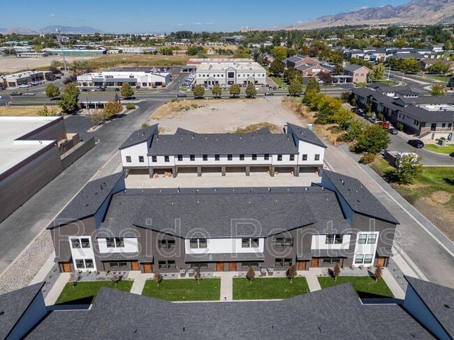 Building Photo - 35 N Gateway Dr