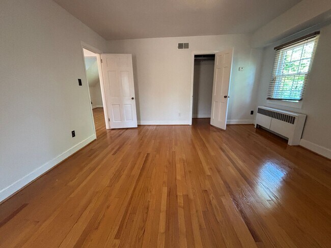 Building Photo - 3479 Overbrook Dr