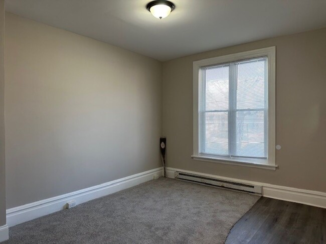 Building Photo - Harrisburg School District 2 Bedroom 1 Bat...