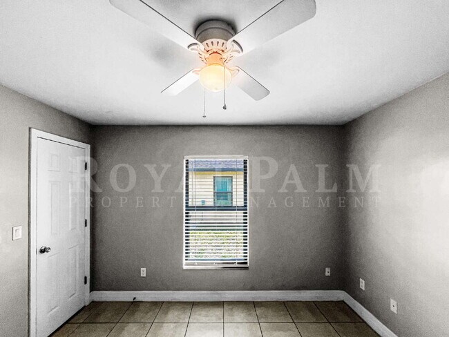 Building Photo - 3BR/2BA Cape Coral Rental - Washer... Dryer... Screened Lanai... This One Came Prepared