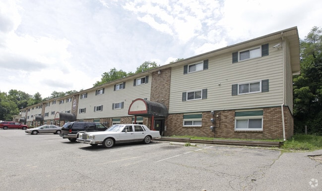 Building Photo - Somerset On The Hill Apartments