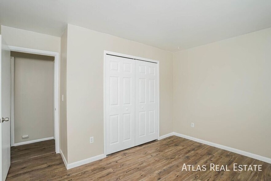 Building Photo - 4789 Shadowglen Dr