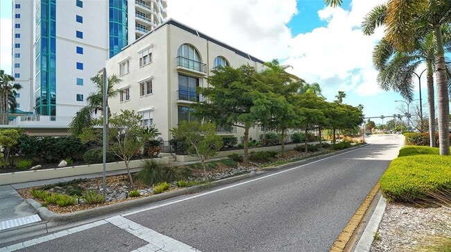 Building Photo - 301 S Gulfstream Ave