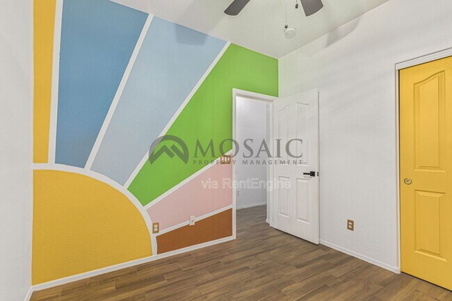 Building Photo - 105 E Piccolo Ct