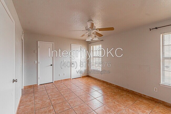 Building Photo - 4400 Hemingway Dr
