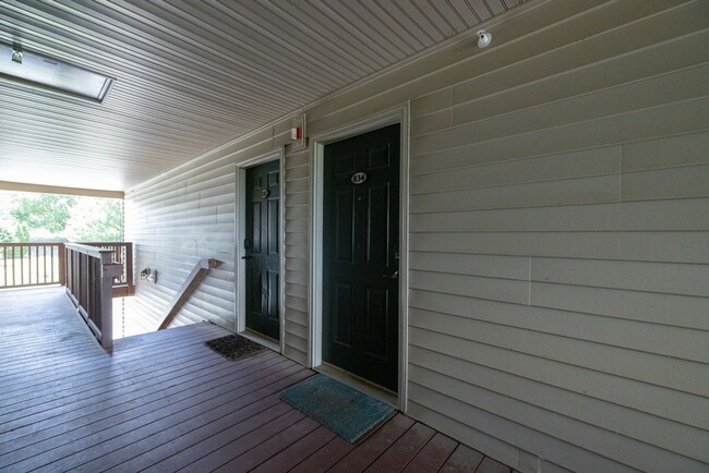 Building Photo - Renovated Condo in Harts Cove!