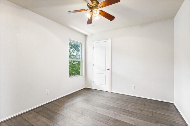 Building Photo - 426 Tequila Ranch