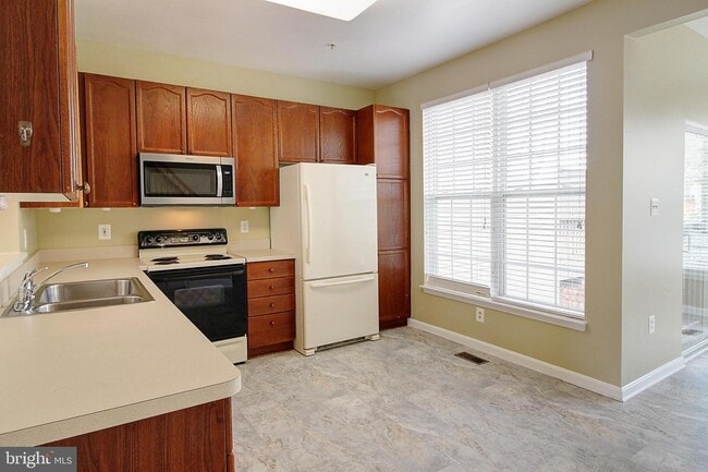 Building Photo - 160 Harpers Way
