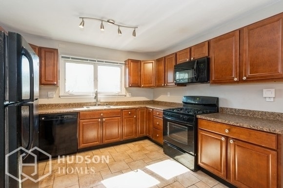 Building Photo - 608 Brooklawn Ave