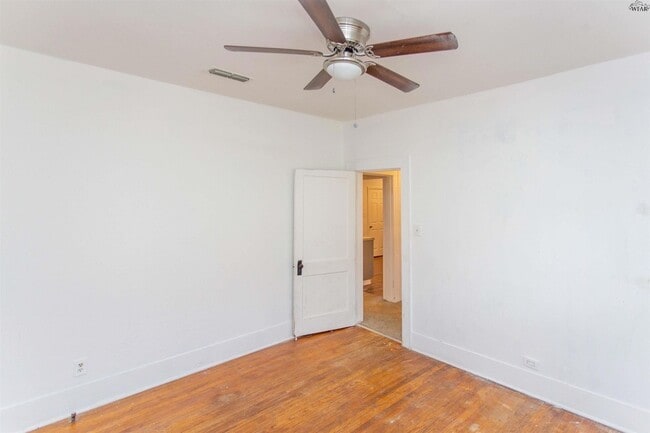 Building Photo - 1710 Pearl Ave