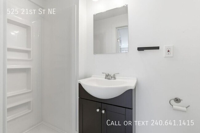 Building Photo - 525 21st St NE