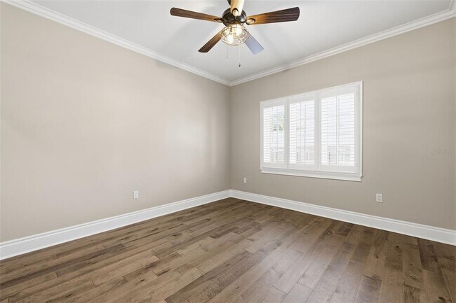 Building Photo - 2117 W Dekle Ave