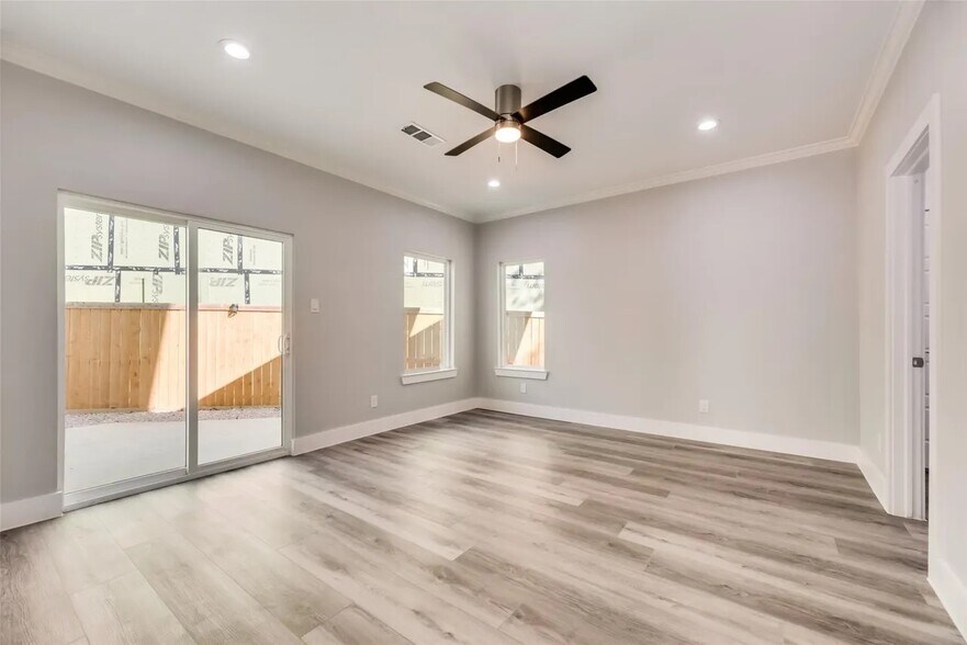 Building Photo - 1930 Shaw St