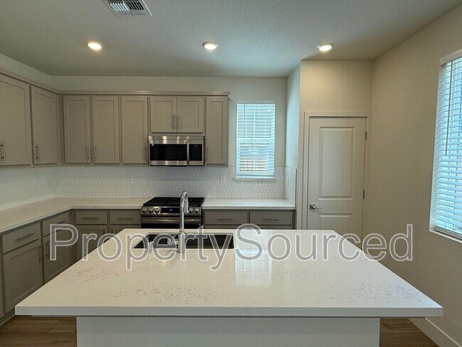 Building Photo - 1724 Jade Pl