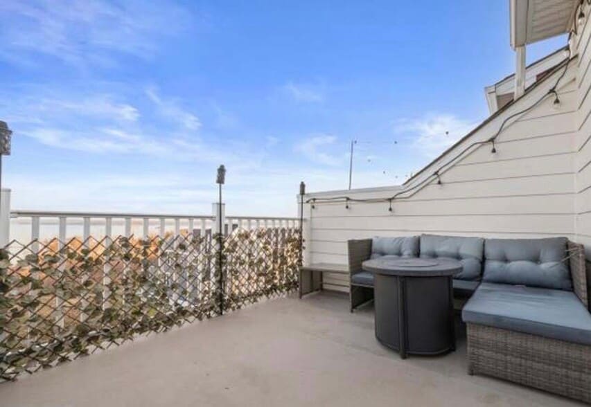 Building Photo - 1581 Sandpiper Bay Lp