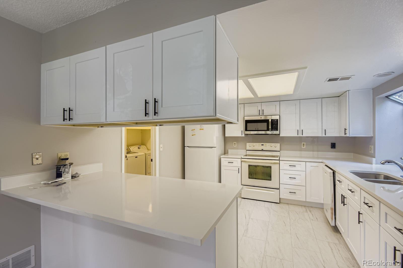 Building Photo - 12440 E Pacific Cir