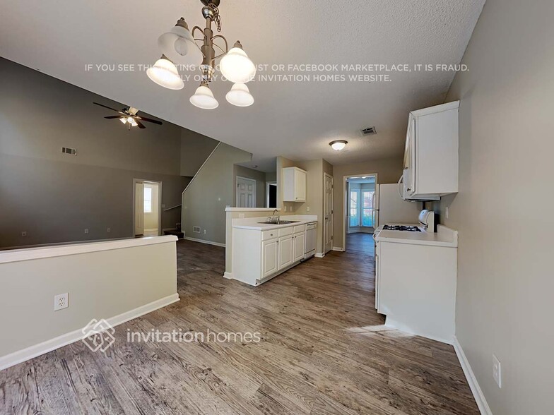 Building Photo - 3295 Ridgefair Dr
