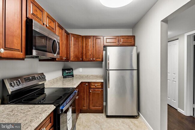 Building Photo - 25 S Church Rd