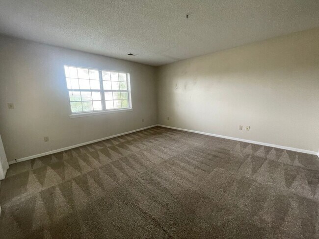 Building Photo - 350 Wildwood Dr S