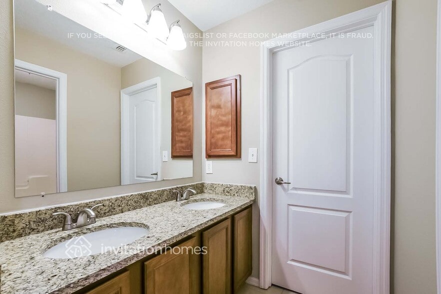 Building Photo - 365 Marco Ct