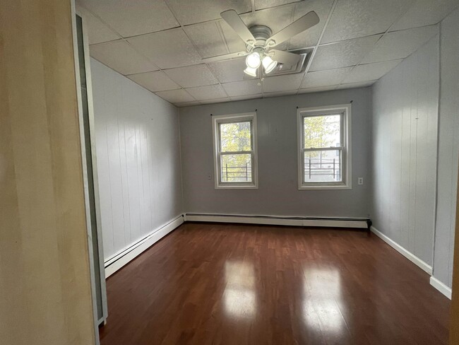 Building Photo - 134 Hutton St