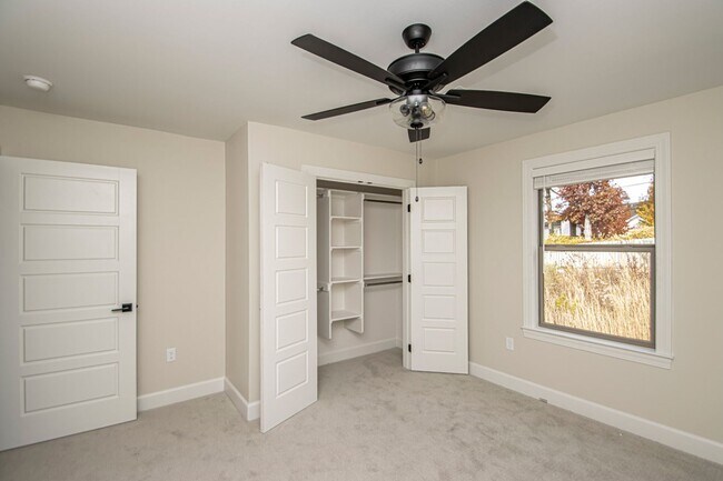 Building Photo - Newer Construction Home, WLR