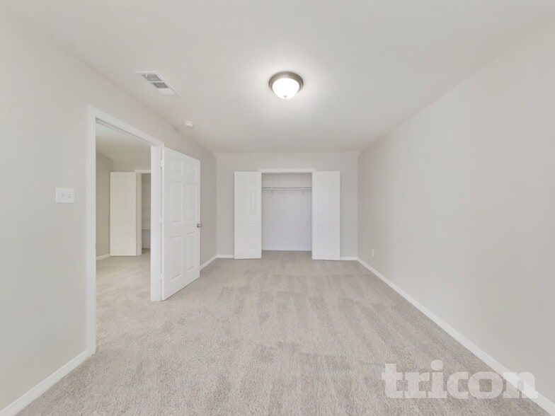 Building Photo - 21214 Peachvine Ln