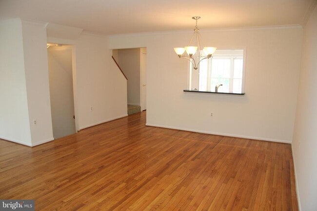 Building Photo - 3804 Vermont Ct