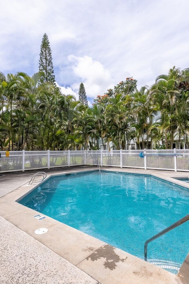Building Photo - Pool Community and Pet Friendly Home