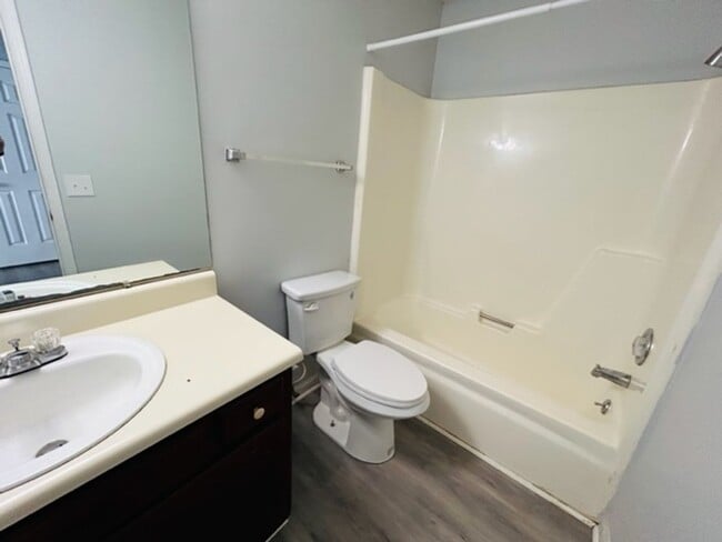 Building Photo - 4433 Torrance Dr NW