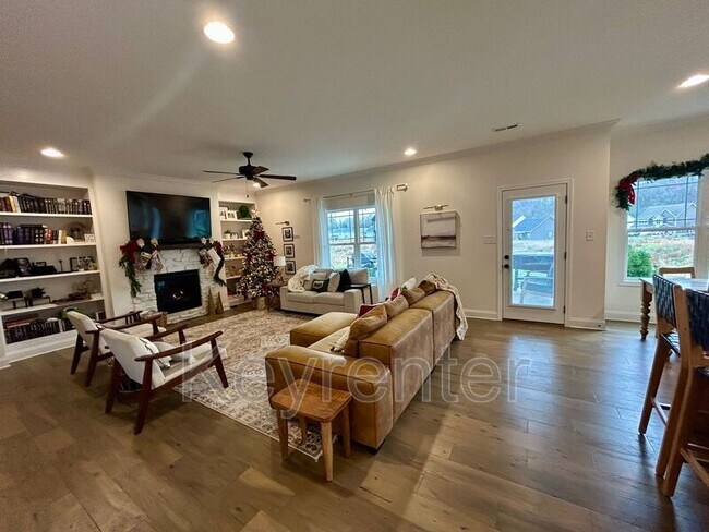 Building Photo - 2242 Nora Mae Rd