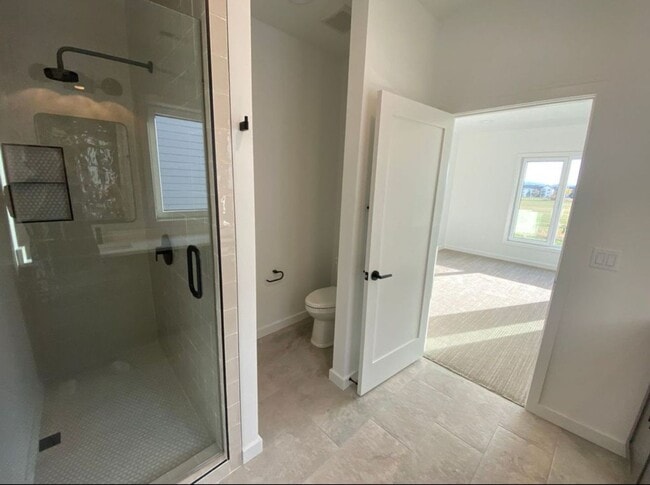 Building Photo - Single Family HOME with 3 Bedrooms 2 1/2 B...