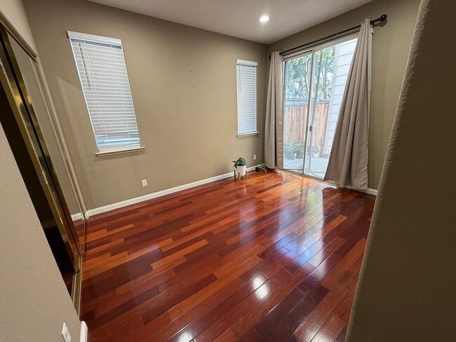 Building Photo - 39842 Potrero Dr