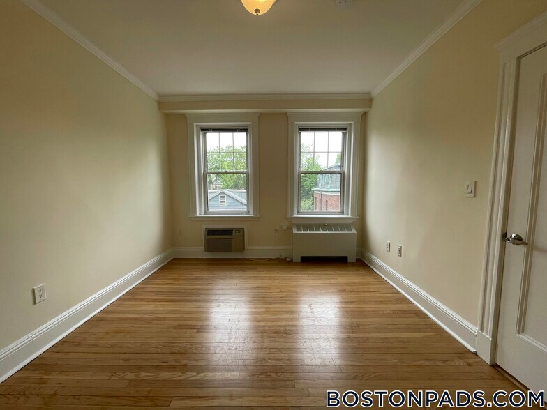 Building Photo - 26 Chauncy St