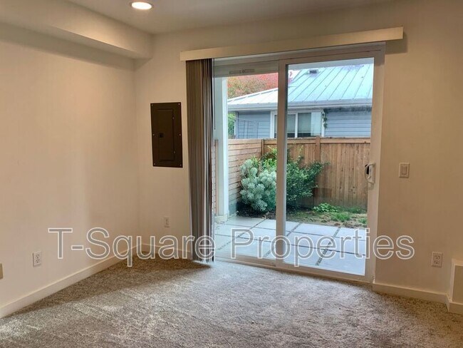 Building Photo - 3905 SW Findlay St