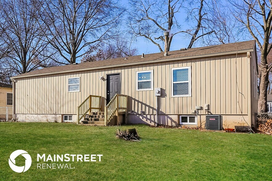 Building Photo - 413 N Seminole Dr