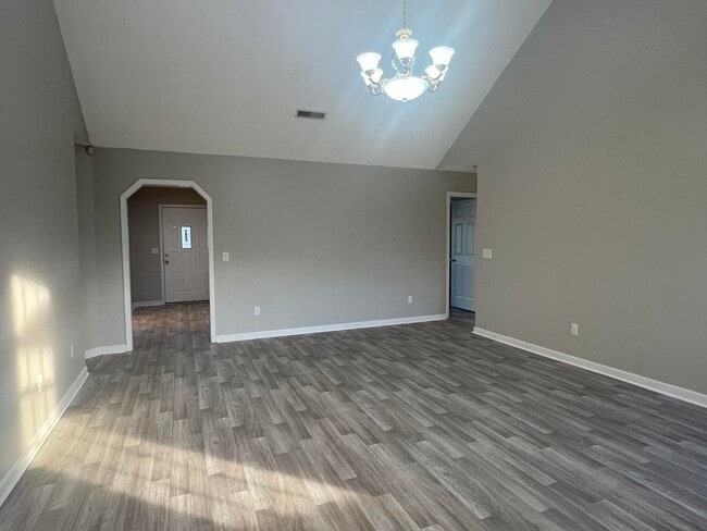 Building Photo - 1240 Inabinet Dr