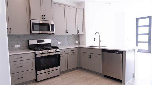 Building Photo - 2558 Campden Mews