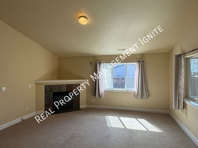 Building Photo - 20633 Couples Ln