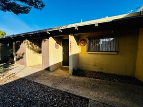 Building Photo - FOR RENT