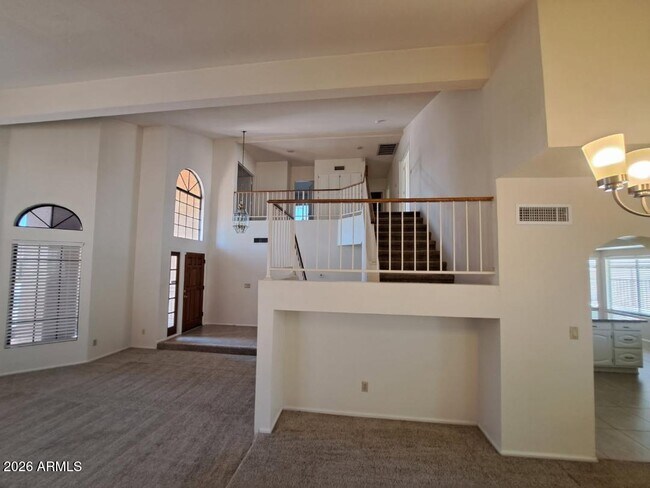 Building Photo - 98 E Evelyn Ln
