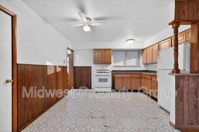 Building Photo - 1156 Cove Ln