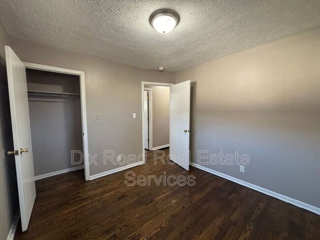 Building Photo - 2225 Deering Ave