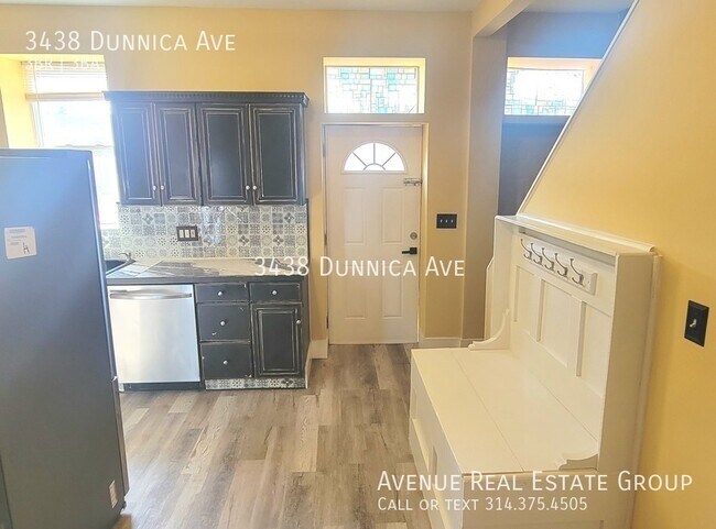 Building Photo - 3bd 2.5bth Townhouse in South St. Louis!