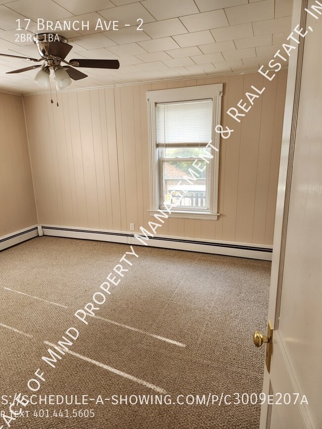 Building Photo - Spacious 2 BR Apt on Dead End Street with ...